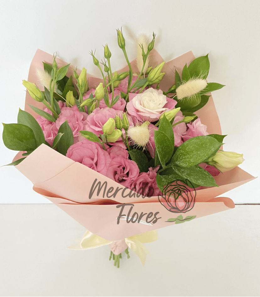 Sandra. 10 Lisianthus Rosados en ramo. - Flor y Estilo