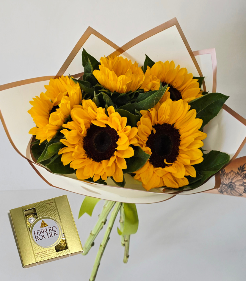 Ramo 5 girasoles + Ferrero 4.