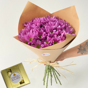 Lindo día Lila + ferrero 4. 10 Crisantemos en ramo.