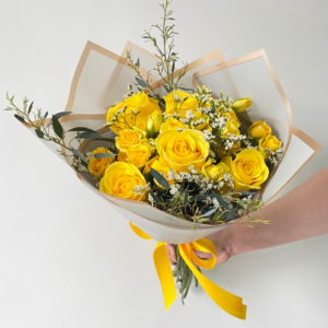Rosa y mini rosa en ramo. Ramo Erika.
